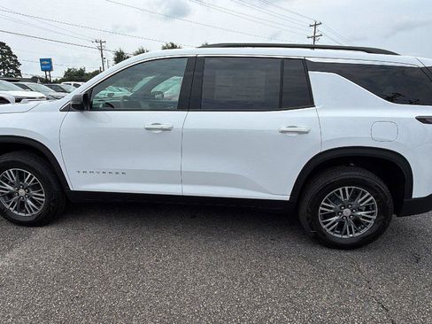 New 2026 Chevrolet Traverse LT FWD image 11