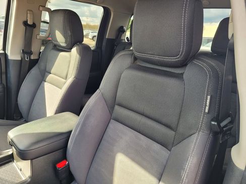 Used 2023 Nissan Frontier SV image 12