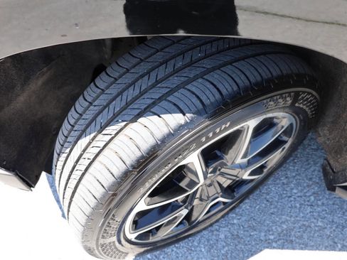 Used 2022 Chevrolet Tahoe RST w/ Luxury Package image 27