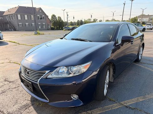 Used 2015 Lexus ES 300h w/ Navigation System Package FWD image 1