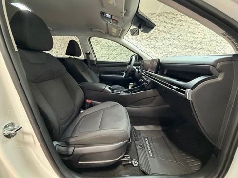 Certified 2025 Hyundai Tucson SEL AWD/4WD image 9