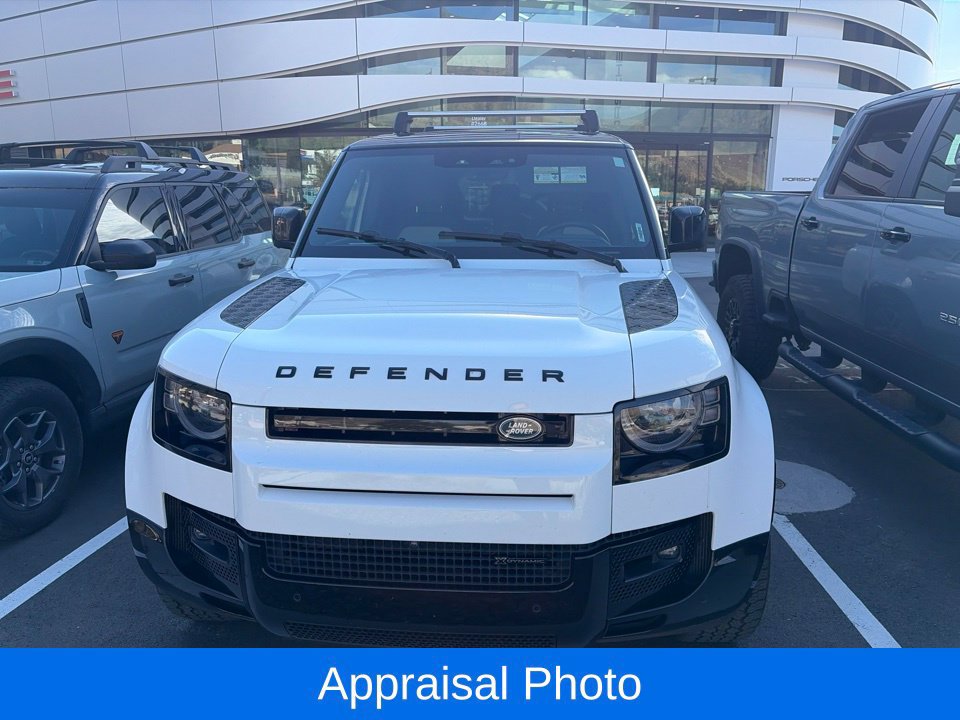 Used 2023 Land Rover Defender 130 X-Dynamic SE AWD/4WD image 2