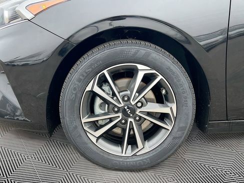 Used 2024 Kia Forte LXS w/ LXS Technology Package image 28