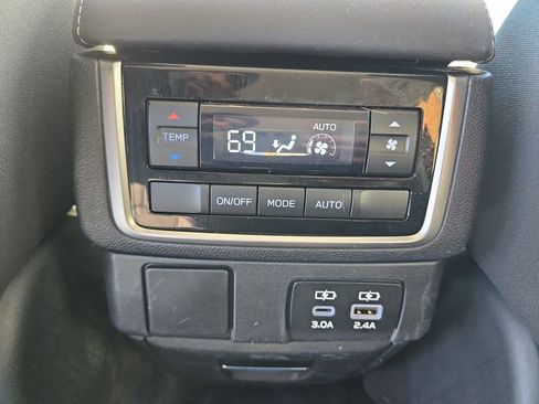 Certified 2023 Subaru Ascent Premium w/ Convenience Package image 19