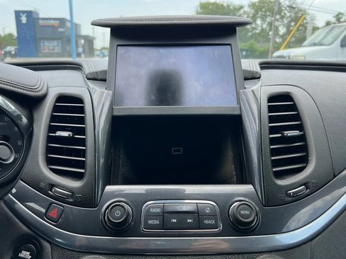 Used 2019 Chevrolet Impala LT FWD image 20