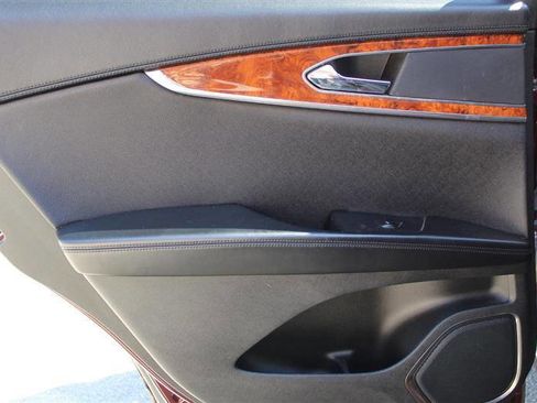 Used 2018 Lincoln MKX Reserve w/ Lincoln MKX Climate Package image 25