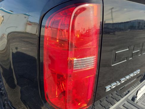 Used 2022 Chevrolet Colorado Z71 w/ Z71 Midnight Edition image 24