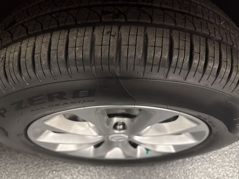 New 2026 Chrysler Pacifica Select image 13