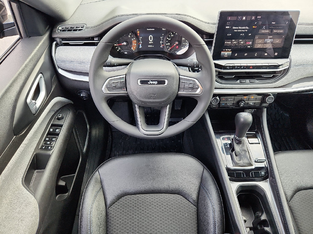 Certified 2024 Jeep Compass Latitude AWD/4WD image 11