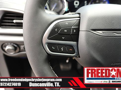 New 2027 Chrysler Pacifica Select FWD image 24