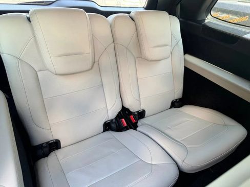 Used 2017 Mercedes-Benz GLS 450 4MATIC image 16