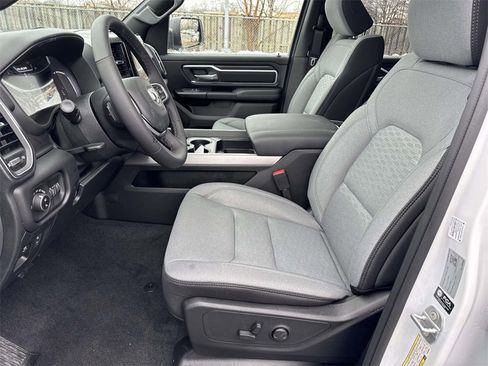 New 2026 RAM 1500 4x4 Crew Cab image 15