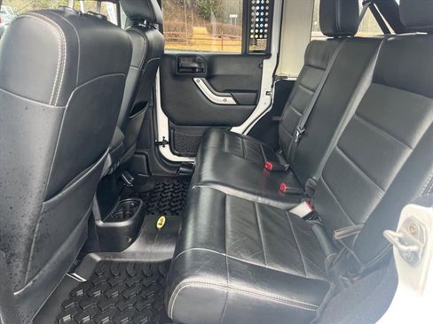 Used 2012 Jeep Wrangler Unlimited Sahara w/ Connectivity Group image 21