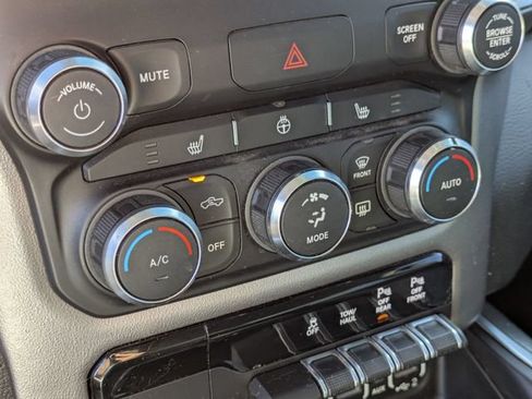 Used 2019 RAM 1500 Big Horn AWD/4WD image 24