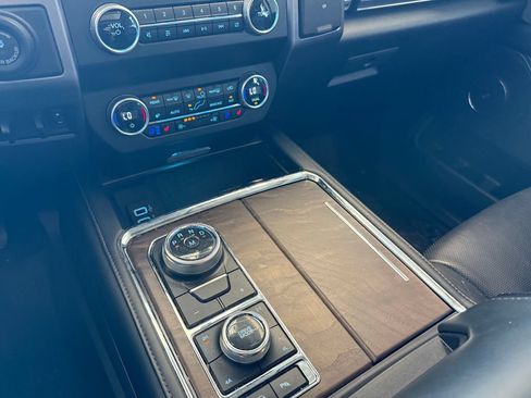 Used 2019 Ford Expedition Max Platinum AWD/4WD image 16