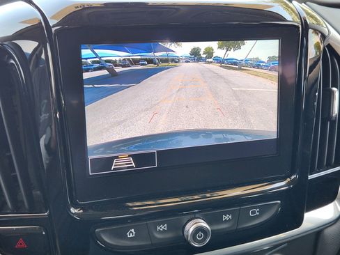 Used 2021 Chevrolet Traverse LT FWD image 7