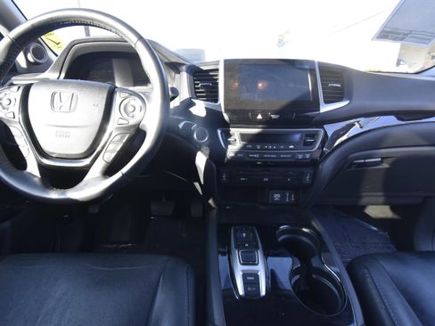 Used 2017 Honda Pilot Touring image 13