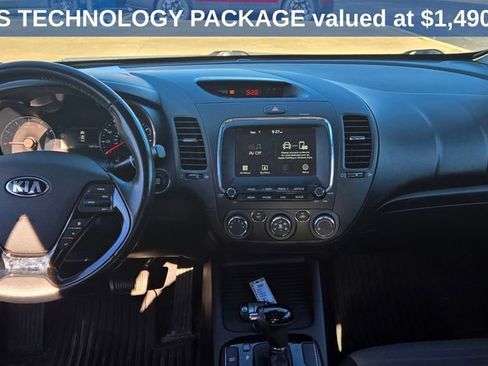 Used 2017 Kia Forte S w/ S Technology Package FWD image 3