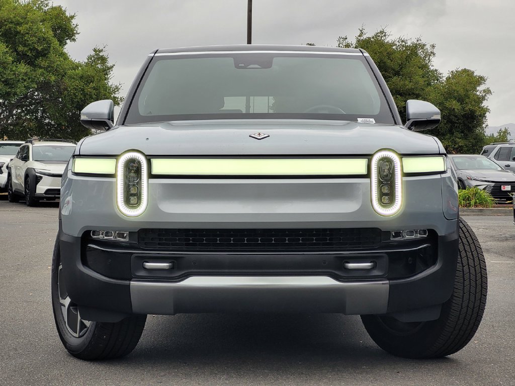 Used 2023 Rivian R1S Adventure Dual AWD/4WD image 2