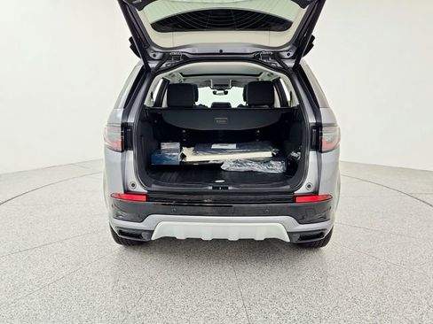 Used 2025 Land Rover Discovery Sport S image 15