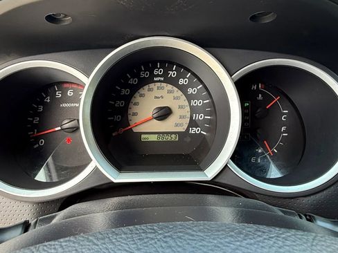 Used 2010 Toyota Tacoma 4x4 Access Cab V6 image 15