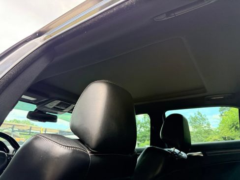 Used 2015 Chrysler 300 S RWD image 28
