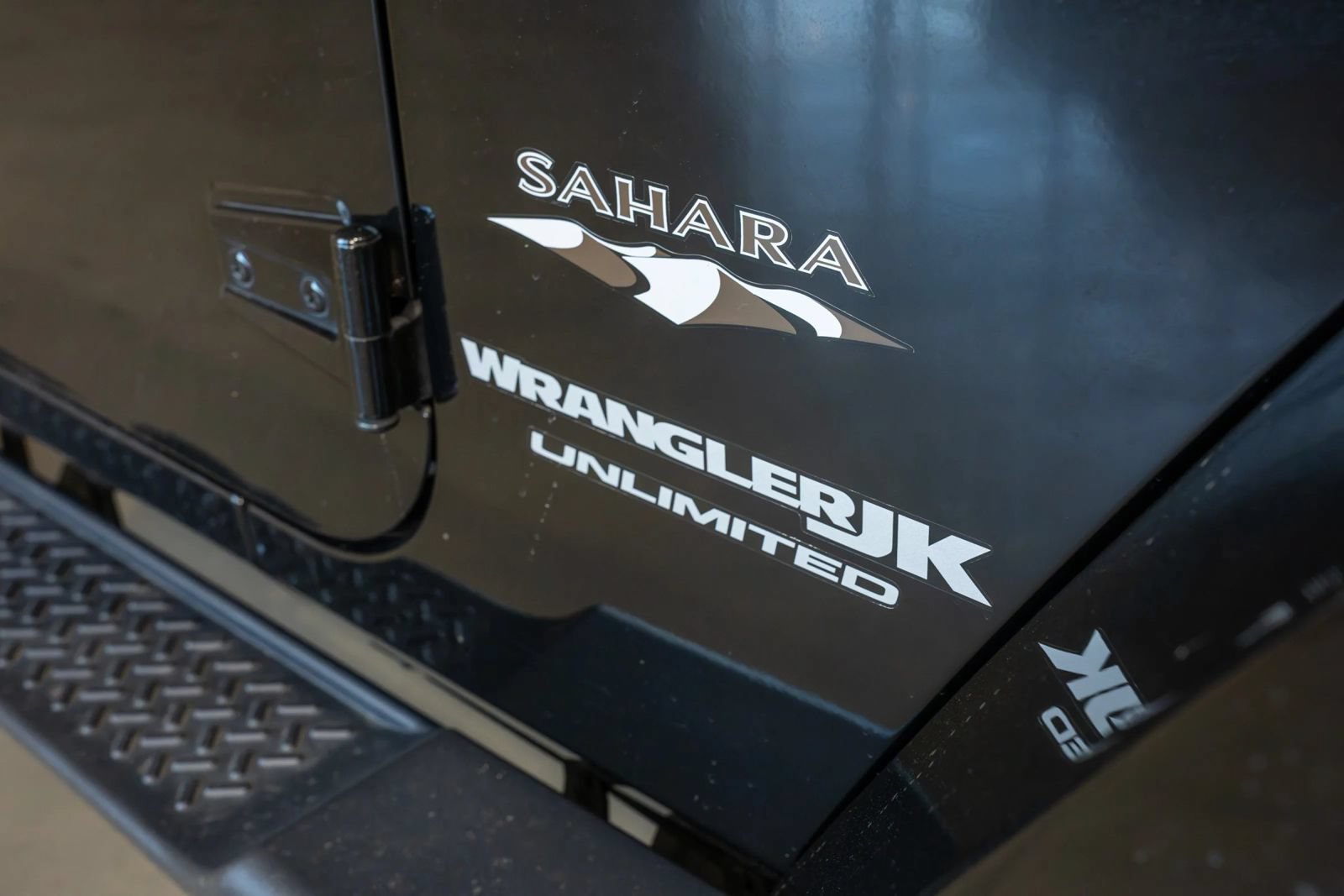 Used 2018 Jeep Wrangler Unlimited Sahara w/ Connectivity Group AWD/4WD image 5