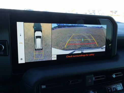 Used 2025 Toyota Land Cruiser image 28