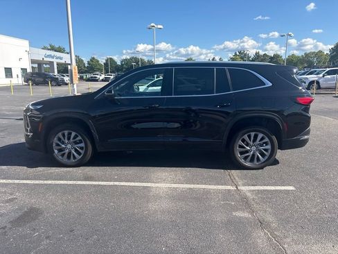 Used 2025 Buick Enclave Preferred FWD image 7