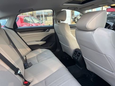 Used 2021 Honda Accord Touring image 31