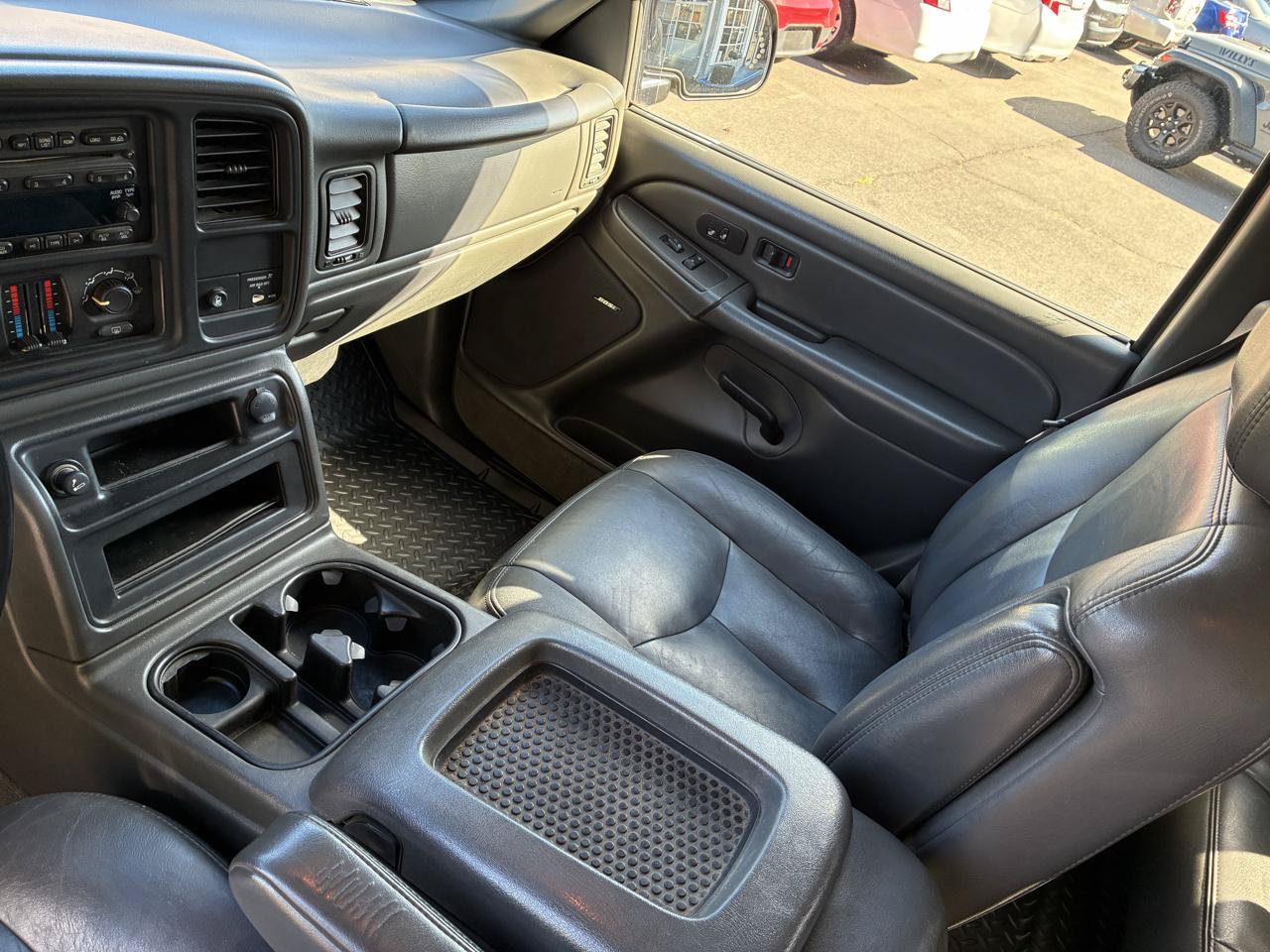 Used 2005 Chevrolet Silverado 2500 LT w/ Snow Plow Prep Package AWD/4WD image 19