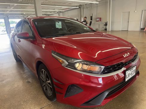 Certified 2023 Kia Forte LXS w/ LXS Technology Package image 2