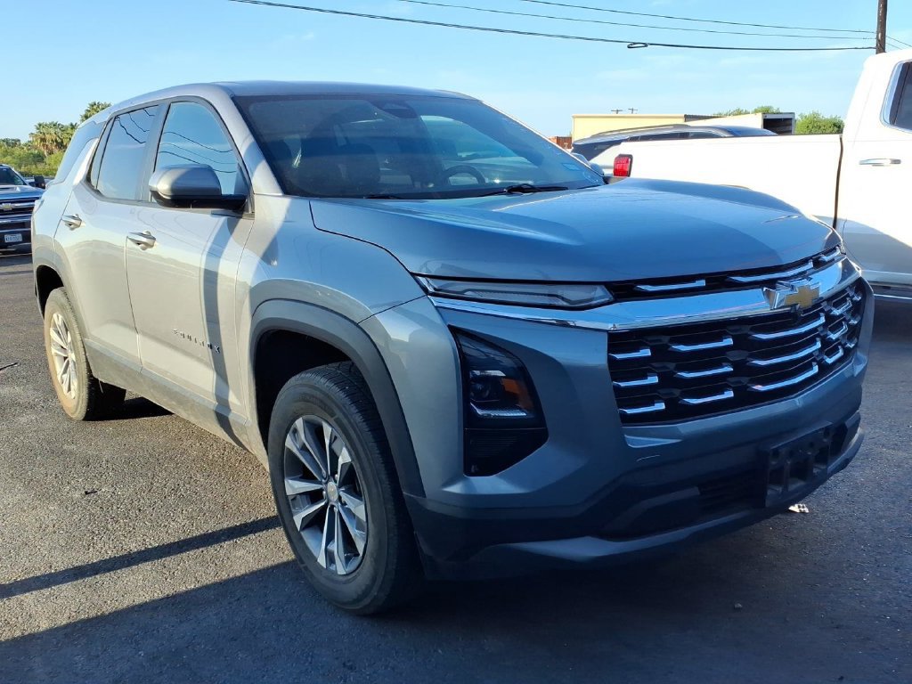 Used 2025 Chevrolet Equinox LT FWD image 1