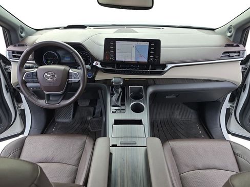 Certified 2021 Toyota Sienna Platinum AWD/4WD image 12