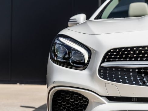 Used 2020 Mercedes-Benz SL 550 image 19