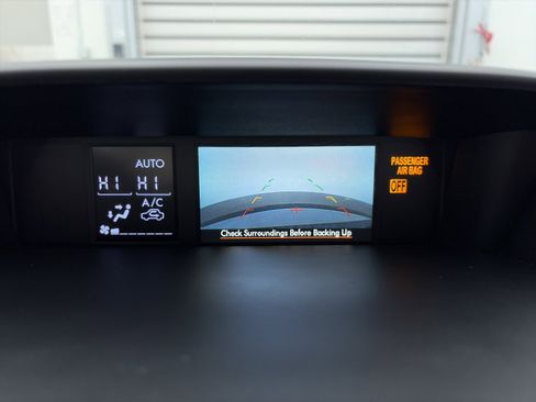 Used 2015 Subaru Forester 2.5i Touring w/ Eyesight & Navigation System image 8