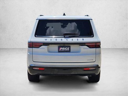 Used 2024 Jeep Wagoneer Series II w/ Flexible Seating Group RWD image 6