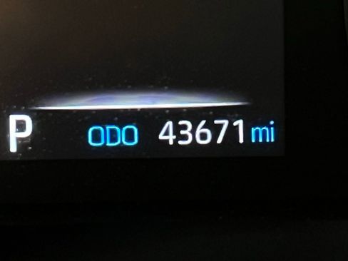 Certified 2022 Toyota RAV4 XLE w/ Convenience Package image 17