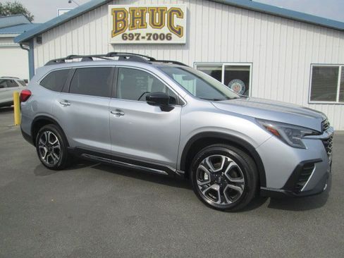 Used 2025 Subaru Ascent Touring w/ Popular Package #2 AWD/4WD image 1