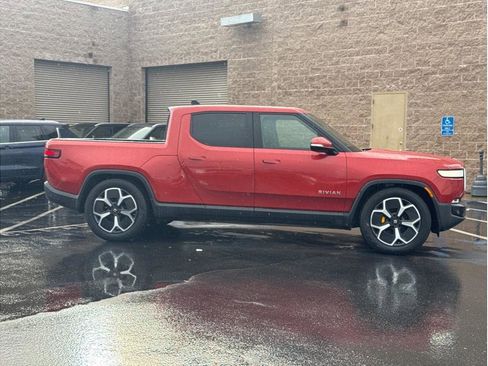 Used 2022 Rivian R1T Adventure image 4