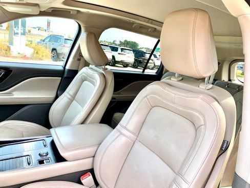 Used 2022 Lincoln Aviator Reserve w/ Equipment Group 201A AWD/4WD image 12