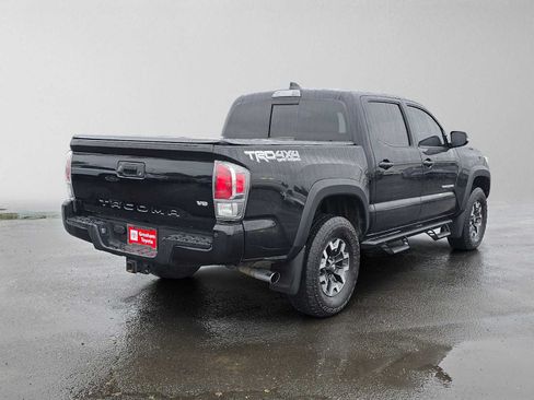 Used 2022 Toyota Tacoma TRD Off-Road w/ Technology Package AWD/4WD image 3