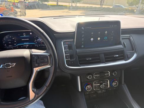 Used 2022 Chevrolet Tahoe Z71 w/ Luxury Package AWD/4WD image 9