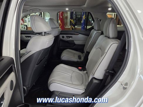 Used 2025 Honda Pilot Elite image 8