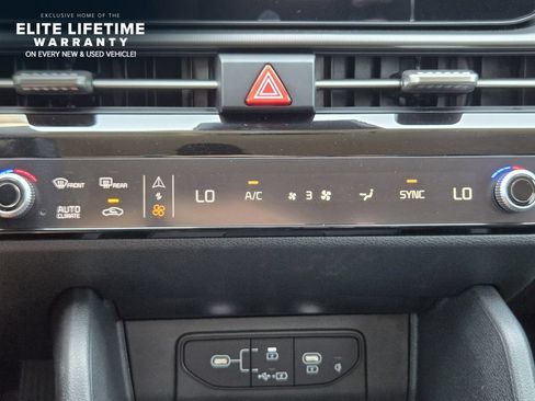 Used 2026 Kia Sportage EX FWD image 17