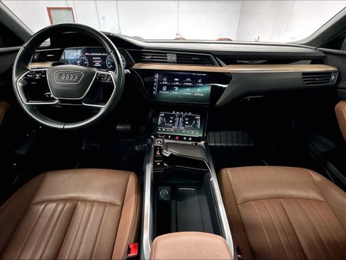 Used 2024 Audi Q8 e-tron Premium Plus w/ Premium Plus Package AWD/4WD image 16