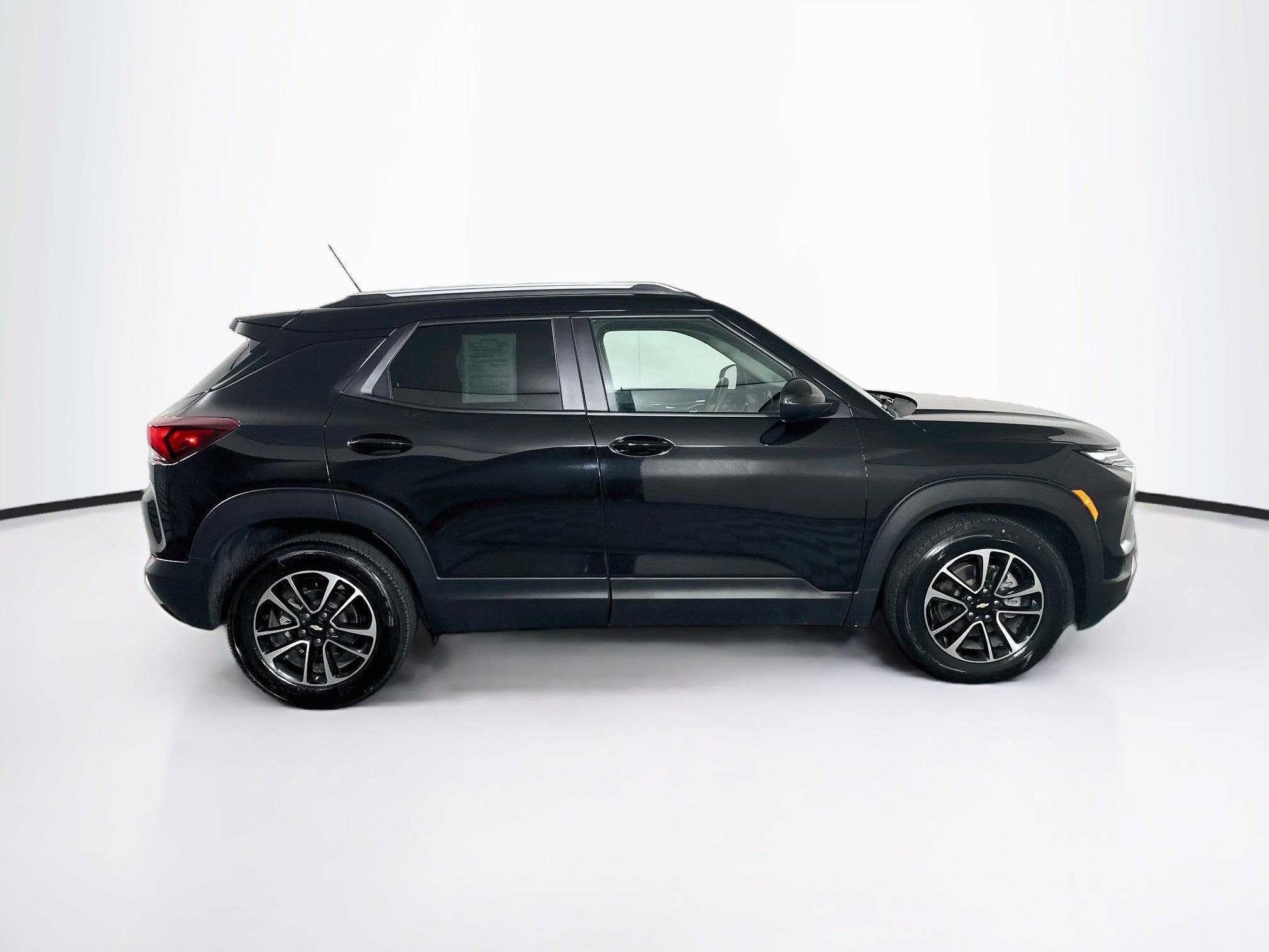 Used 2025 Chevrolet TrailBlazer LT FWD image 10