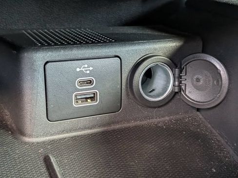 Used 2024 Ford Escape ST-Line w/ Tech Pack #1 FWD image 17