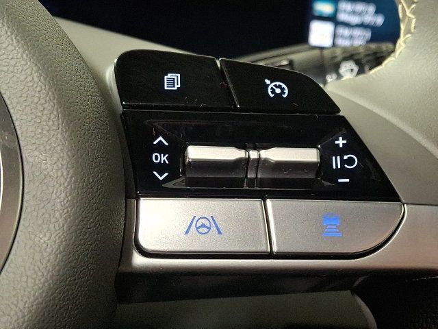 Used 2023 Hyundai Elantra SEL w/ Convenience Package FWD image 22