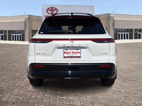 New 2026 Toyota Crown Signia image 5